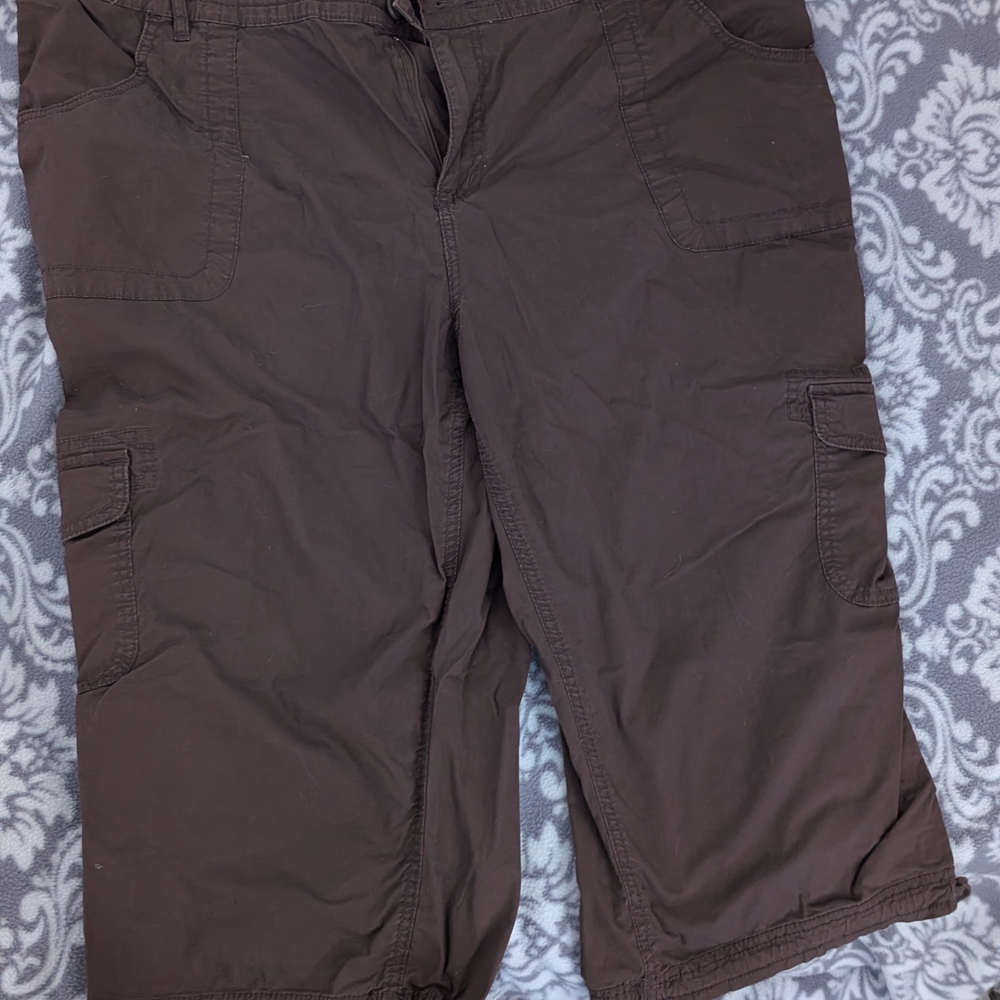 St. John's Bay Brown Capris